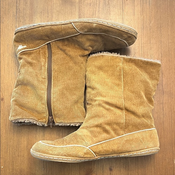 Rocket Dog corduroy winter boots, 11 - Picture 1 of 7